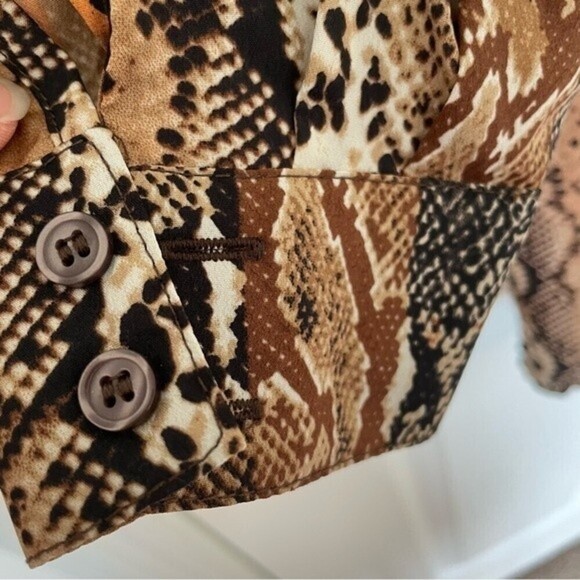 Bar lll Snake Pattern Button-Up Shirt Top Size XL - Picture 7 of 11